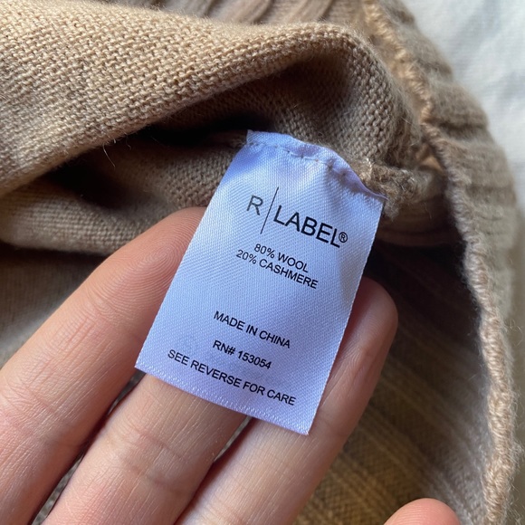 The Reset R Label wool cashmere blend turtle neck sweater. Camel color. Women M. - Picture 6 of 7